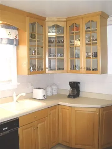 8 Snowden Ave, Delmar, NY 12054 photo 5