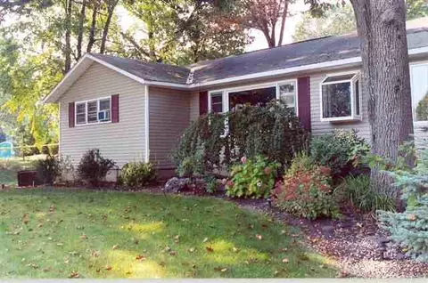 6 Vale Dr, Halfmoon, NY 12065 photo 1