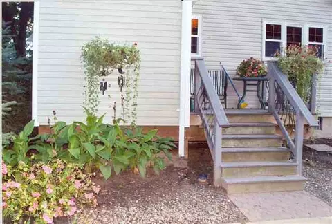 6 Vale Dr, Halfmoon, NY 12065 photo 3