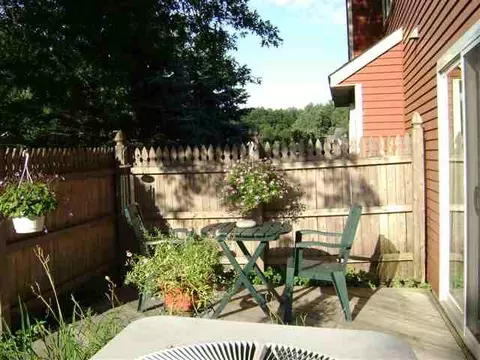 13 Quincy Ct, Glenmont, NY 12077 photo 3
