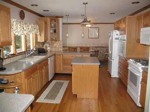 59 Hancock Dr, Glenmont, NY 12077 photo 5