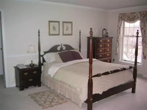 40 Columbine Dr, Glenmont, NY 12077 photo 8