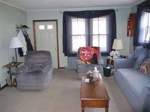 21 Lansing Rd, Colonie, NY 12304 photo 5