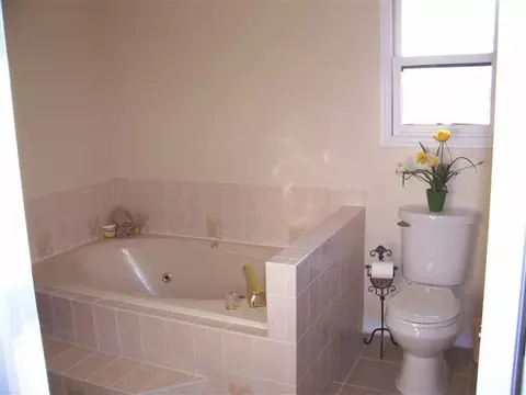 11 Lighthouse Dr, Waterford, NY 12188 photo 7