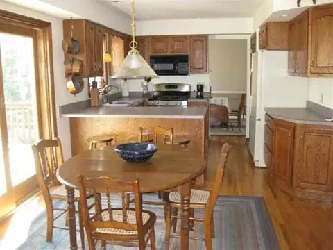 76 Delmar Pl, Delmar, NY 12054 photo 5