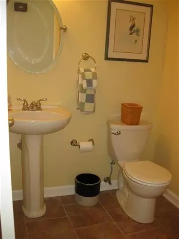 76 Delmar Pl, Delmar, NY 12054 photo 7