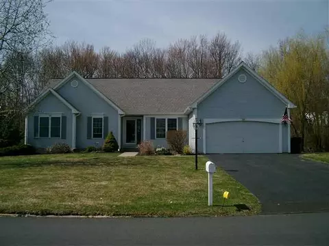 39 Hasgate Dr, Delmar, NY 12054 photo 2