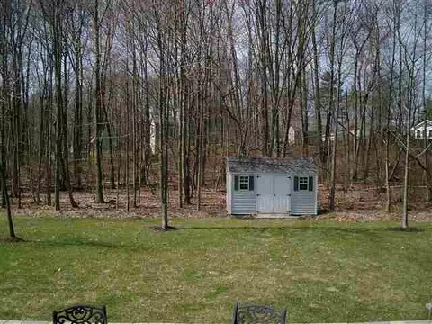 39 Hasgate Dr, Delmar, NY 12054 photo 12