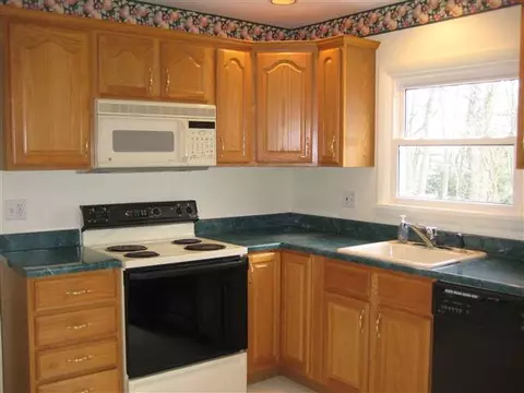 62 Fox Ave, Schenectady, NY 12304 photo 3
