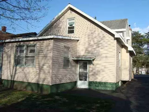 1079 Garner Ave, Schenectady, NY 12309 photo 2