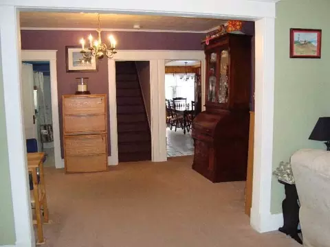1079 Garner Ave, Schenectady, NY 12309 photo 3