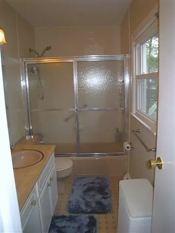 16 Sutherland Ct, Delmar, NY 12054 photo 10