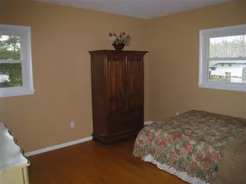16 Sutherland Ct, Delmar, NY 12054 photo 7