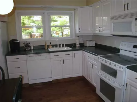 16 Sutherland Ct, Delmar, NY 12054 photo 5