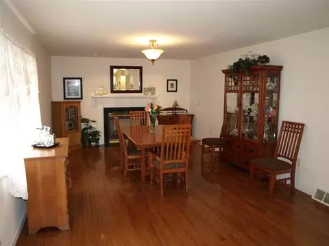 23 Rose Ln, Queensbury, NY 12804 photo 4