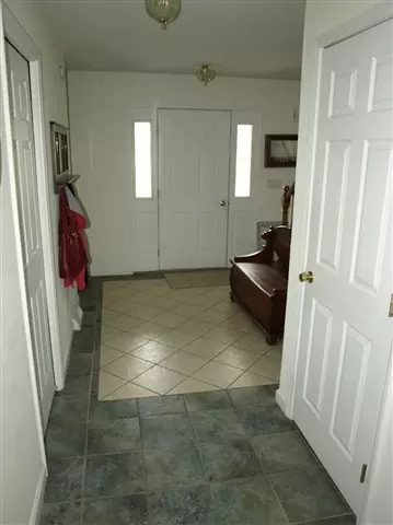 23 Rose Ln, Queensbury, NY 12804 photo 2