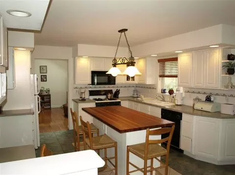 23 Rose Ln, Queensbury, NY 12804 photo 3