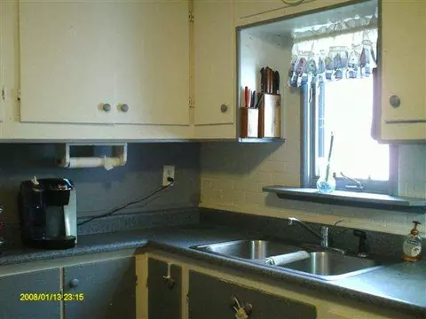 242 Cherry St, Schenectady, NY 12306 photo 4