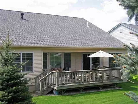 79 Walden Fields Dr, Delmar, NY 12054 photo 3
