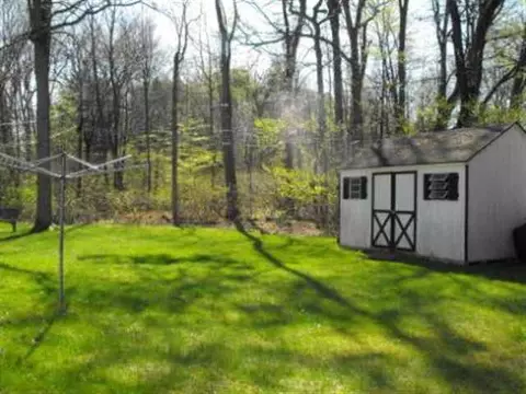 9 Rita Ct, Delmar, NY 12054 photo 3