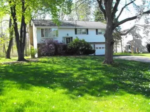 9 Rita Ct, Delmar, NY 12054 photo 1