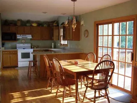 21 Dunwoodie Rd, Glenmont, NY 12077 photo 3