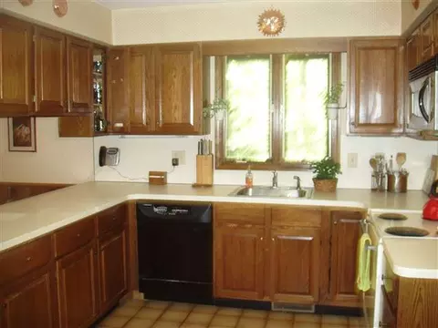 36 Ruxton Rd, Delmar, NY 12054 photo 4