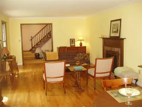 36 Ruxton Rd, Delmar, NY 12054 photo 2