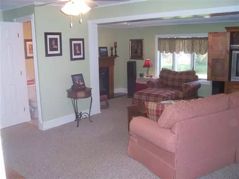28 Spring St, Broadalbin, NY 12025 photo 4