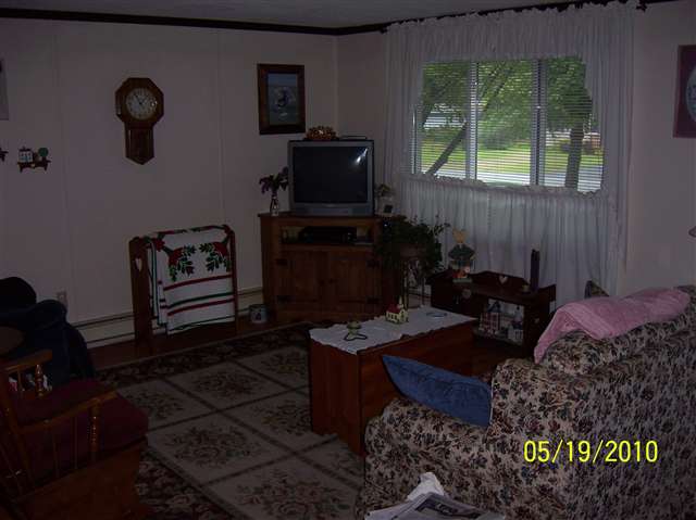 2 Donna Dr, Gansevoort, NY 12831 photo 4