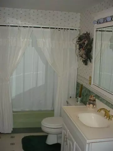 16 Tower Ave, Schenectady, NY 12304 photo 8