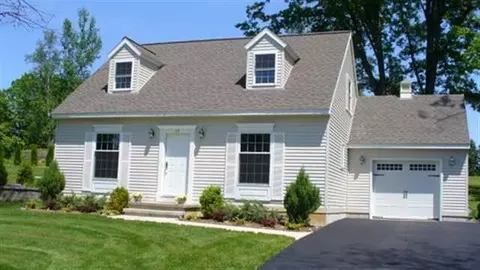 22 Yale Ave, Slingerlands, NY 12159 photo 1