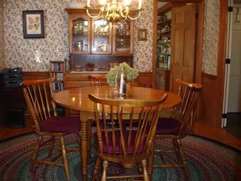 25 E Bayberry Rd, Glenmont, NY 12077 photo 3