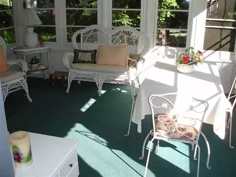 25 E Bayberry Rd, Glenmont, NY 12077 photo 8