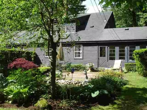 25 E Bayberry Rd, Glenmont, NY 12077 photo 9