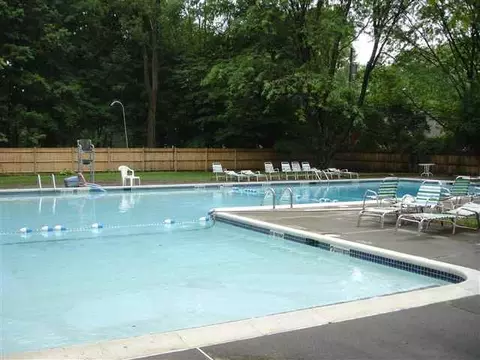 25 E Bayberry Rd, Glenmont, NY 12077 photo 11