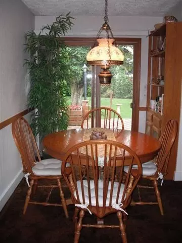 2913 Windermere Rd, Schenectady, NY 12304 photo 3