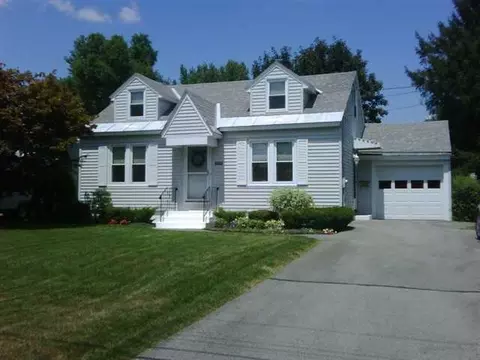 2913 Windermere Rd, Schenectady, NY 12304 photo 1