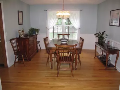 34 Dover Dr, Delmar, NY 12054 photo 3
