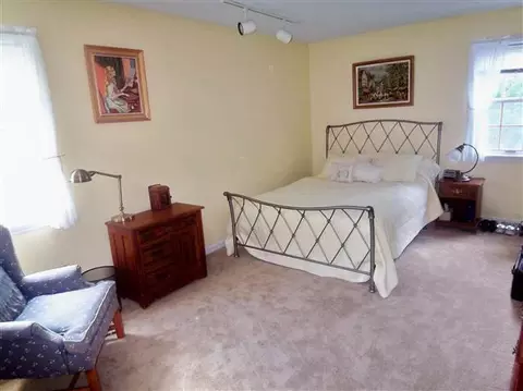 34 Dover Dr, Delmar, NY 12054 photo 8