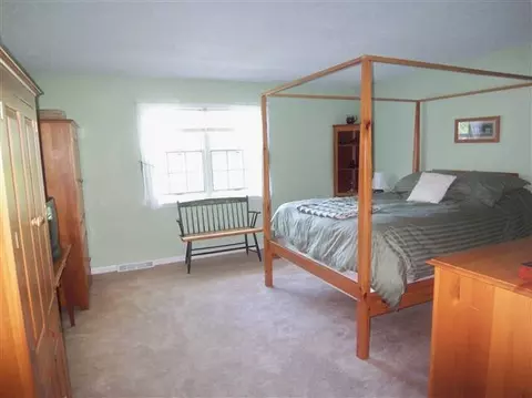 34 Dover Dr, Delmar, NY 12054 photo 7