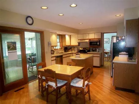 34 Dover Dr, Delmar, NY 12054 photo 4