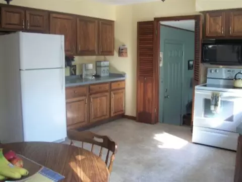 205 Dolan Dr, Schenectady, NY 12306 photo 5