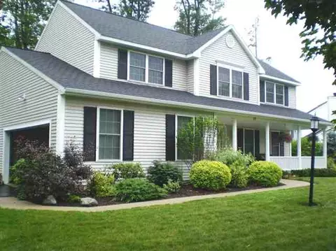 28 Wallace Dr, Delmar, NY 12054 photo 1