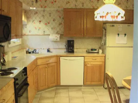 14 Rita Ct, Delmar, NY 12054 photo 3