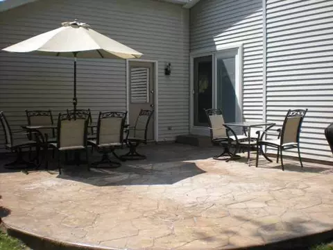 49 Algonquin Rd, Clifton Park, NY 12065 photo 3