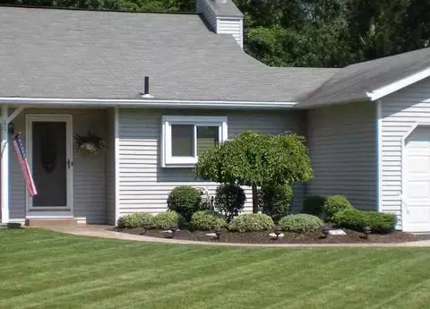49 Algonquin Rd, Clifton Park, NY 12065 photo 2