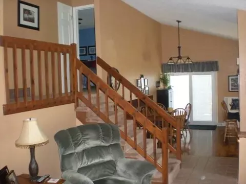49 Algonquin Rd, Clifton Park, NY 12065 photo 6