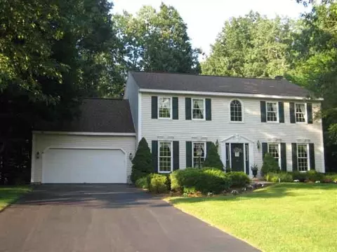 13 Mann Blvd, Halfmoon, NY 12065 photo 1
