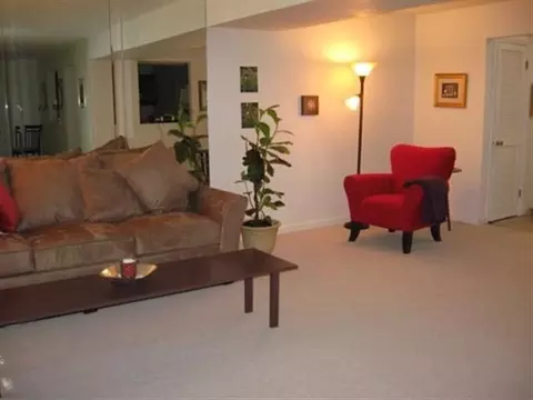 32 Commonwealth Dr, Glenmont, NY 12077 photo 5